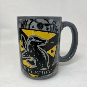 Harry Potter Gray Hufflepuff Reptile Mug